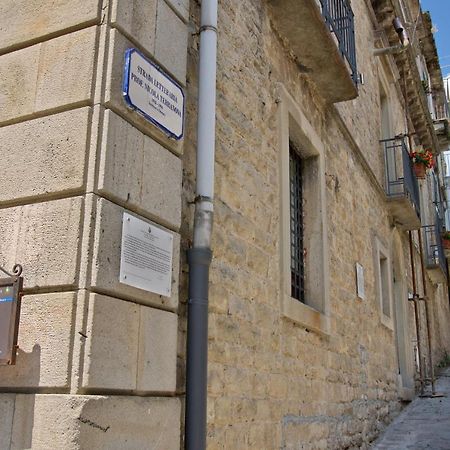 蒙塔尔巴诺埃利科纳Domus Aurea住宿加早餐旅馆 外观 照片