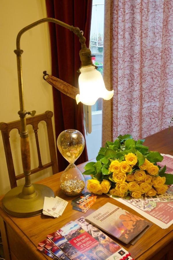 蒙塔尔巴诺埃利科纳Domus Aurea住宿加早餐旅馆 外观 照片