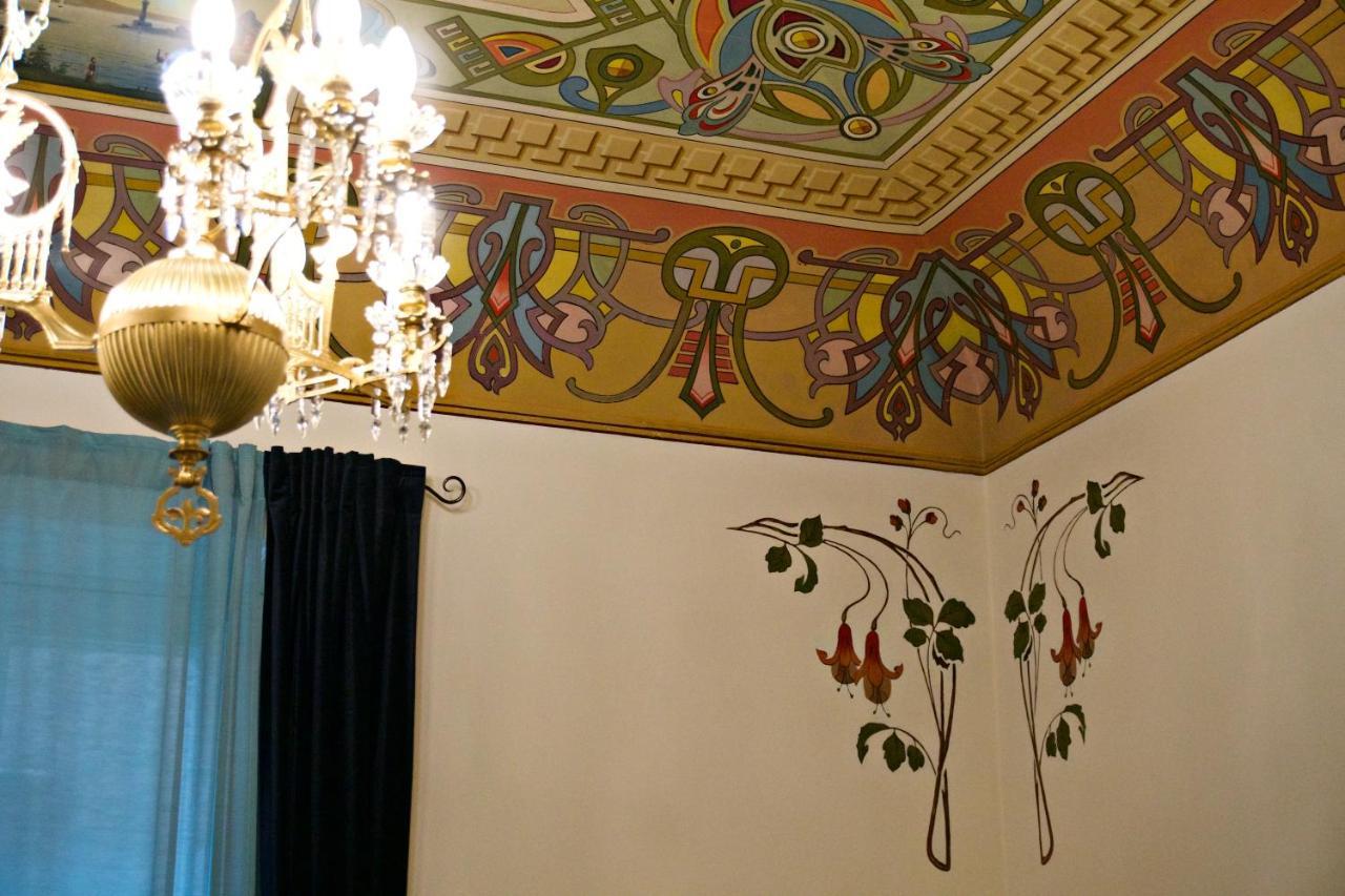 蒙塔尔巴诺埃利科纳Domus Aurea住宿加早餐旅馆 外观 照片